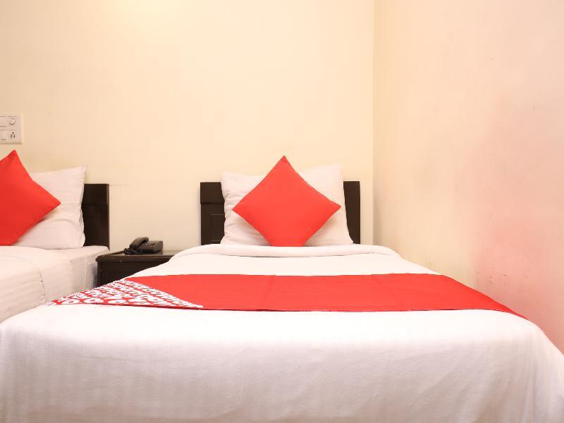 Oyo 28126 Charanpahari Hotel New Delhi Exterior foto